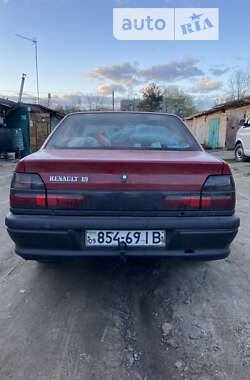 Седан Renault 19 1993 в Новояворовске