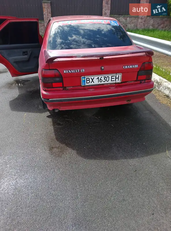 Седан Renault 19 1992 в 