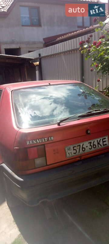 Хэтчбек Renault 19 1989 в Хусте