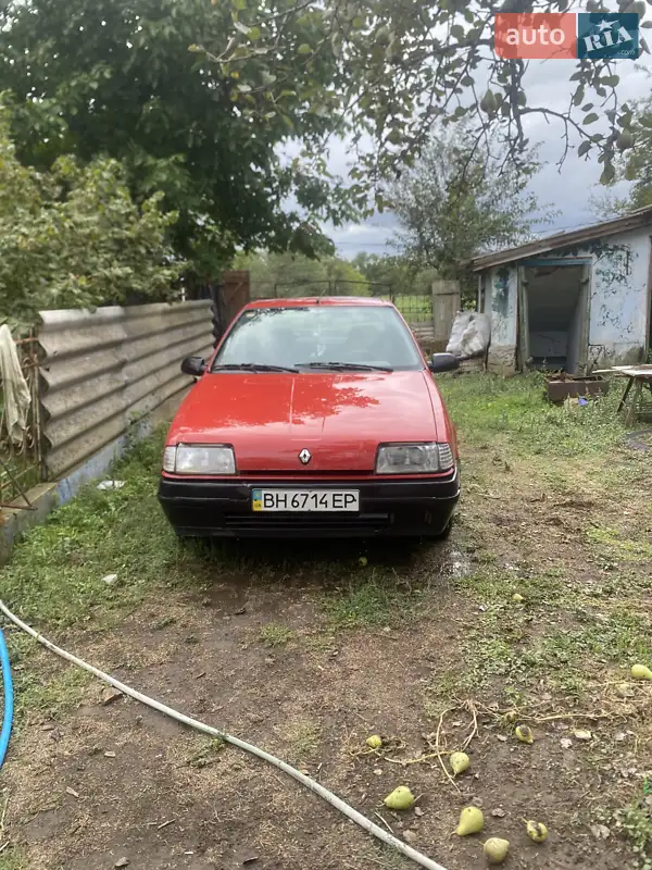 Renault 19