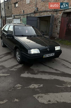 Хэтчбек Renault 19 1990 в Ровно