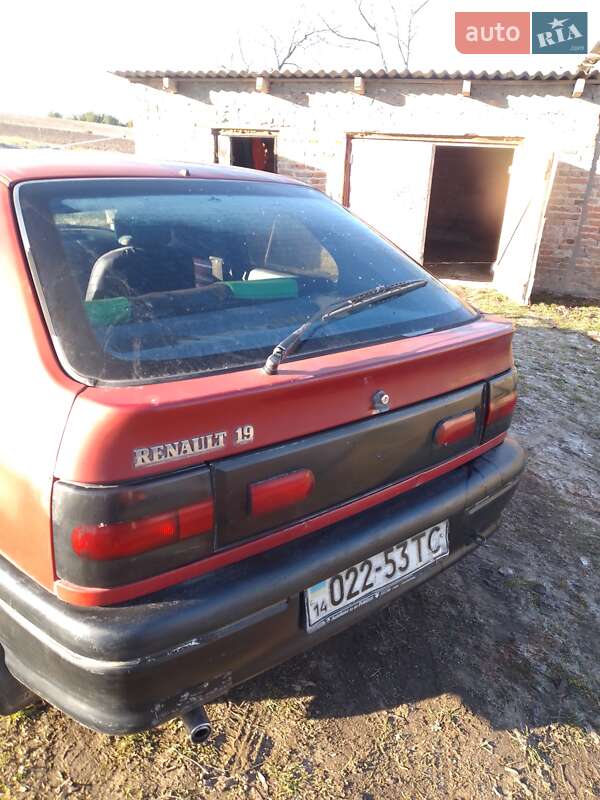 Хэтчбек Renault 19 1992 в Горохове