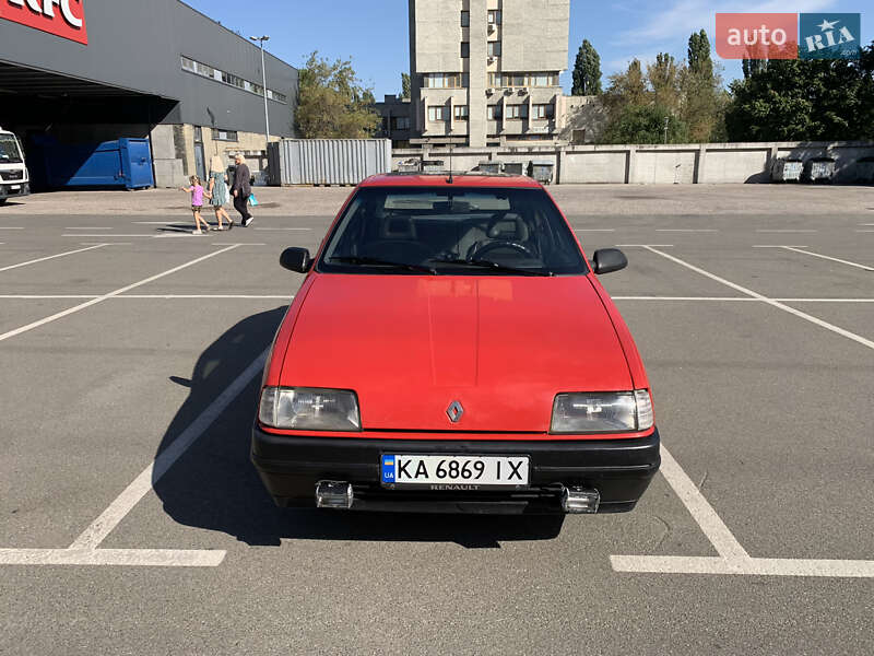 Хэтчбек Renault 19 1991 в Киеве