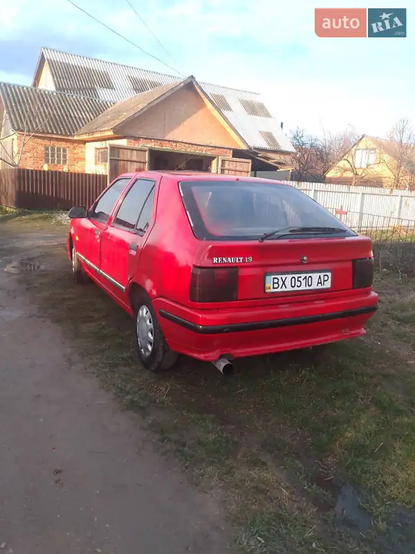 Renault 19