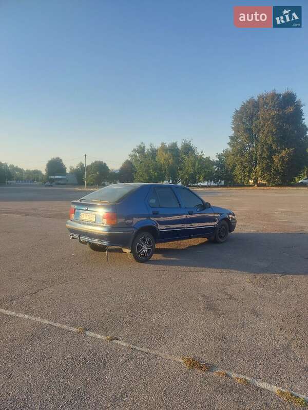 Хэтчбек Renault 19 1991 в Житомире