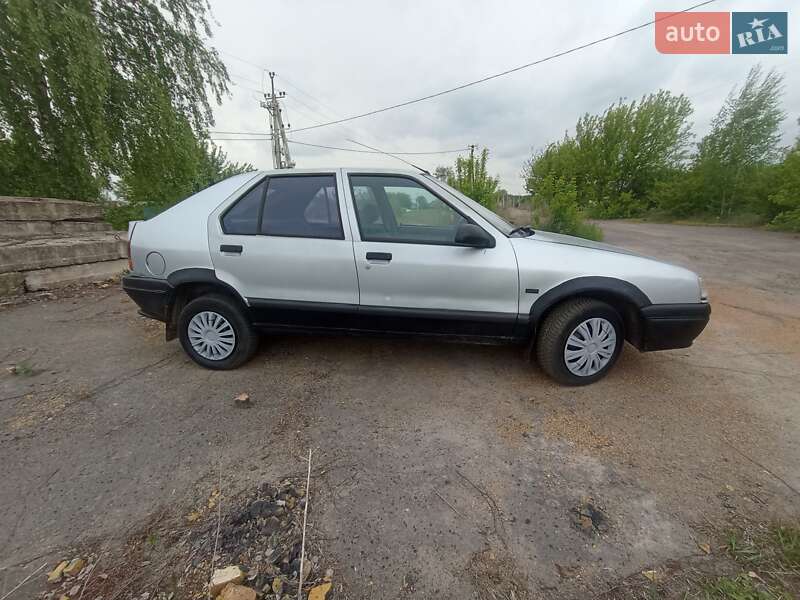 Хетчбек Renault 19 1990 в Радивиліві