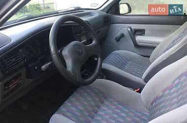 Седан Renault 19 1992 в 