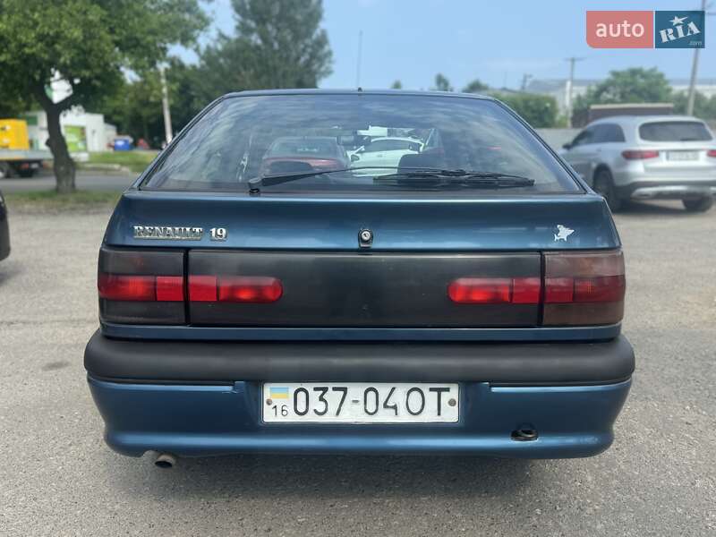Хетчбек Renault 19 1993 в Одесі