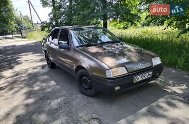 Седан Renault 19 1990 в Острозі