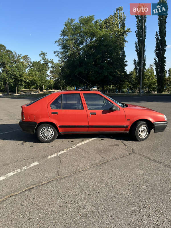Хэтчбек Renault 19 1991 в Южноукраинске