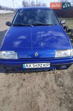Седан Renault 19 1991 в Зміїві
