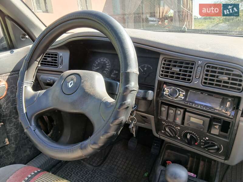 Седан Renault 19 1995 в Ракитном