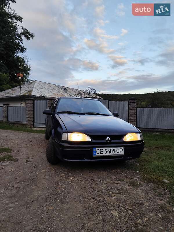 Седан Renault 19 1996 в Снятине