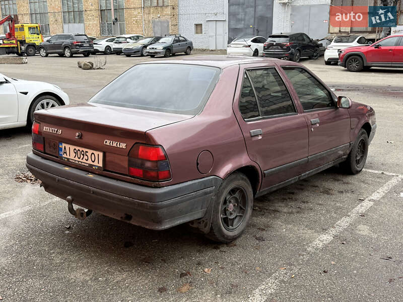 Седан Renault 19 1990 в Киеве