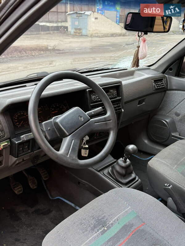 Седан Renault 19 1990 в Киеве