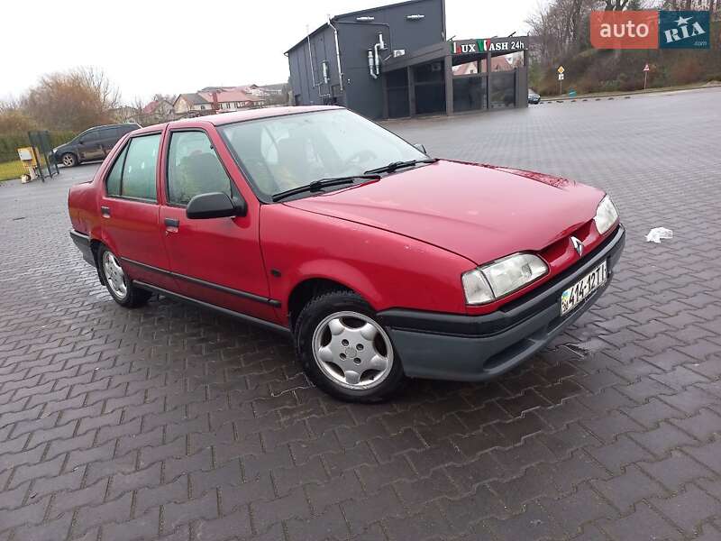 Седан Renault 19 1995 в Зборове