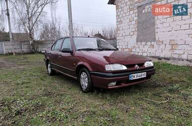 Седан Renault 19 1995 в Ревном