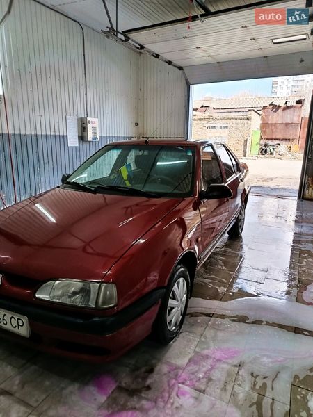 Седан Renault 19 1995 в Киеве