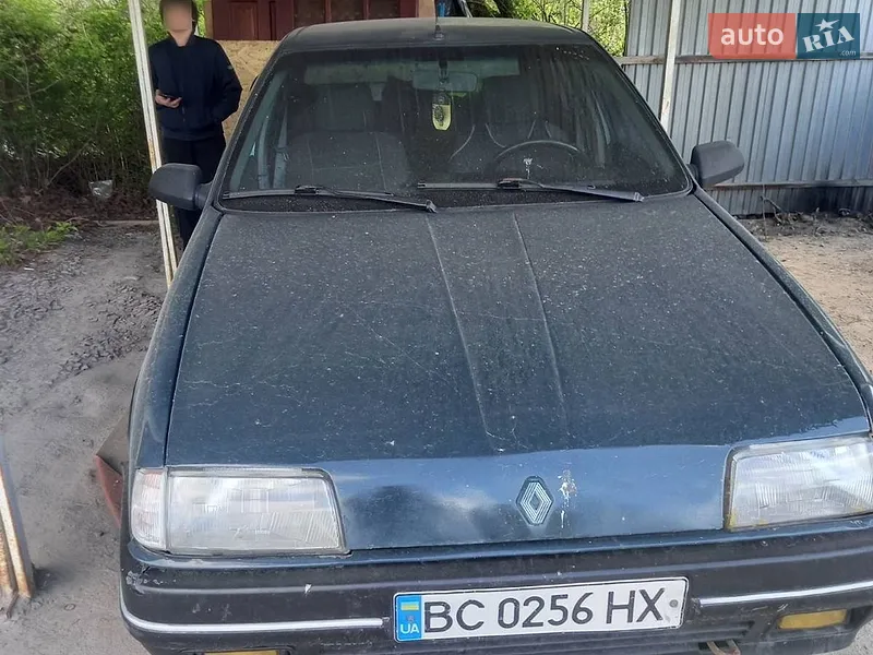 Renault 19