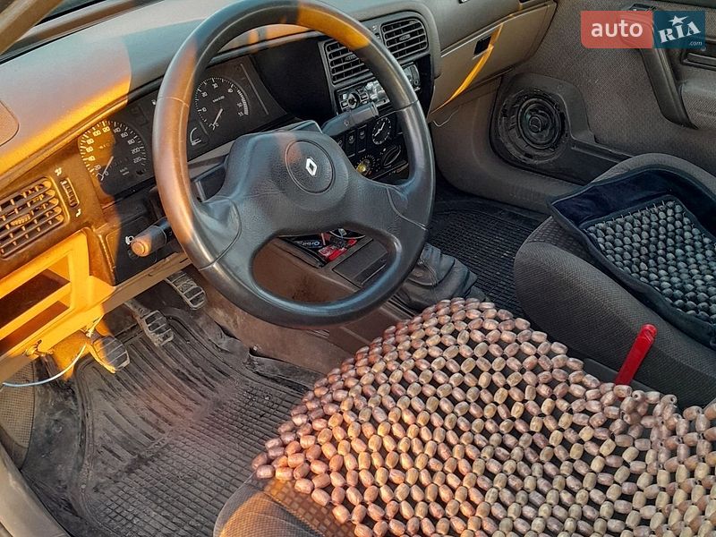 Седан Renault 19 1993 в Оженине