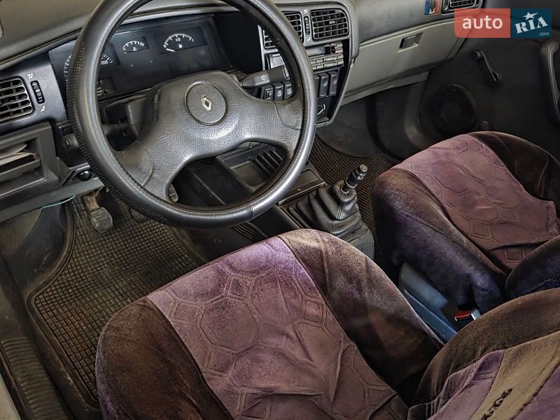 Седан Renault 19 1992 в Киеве
