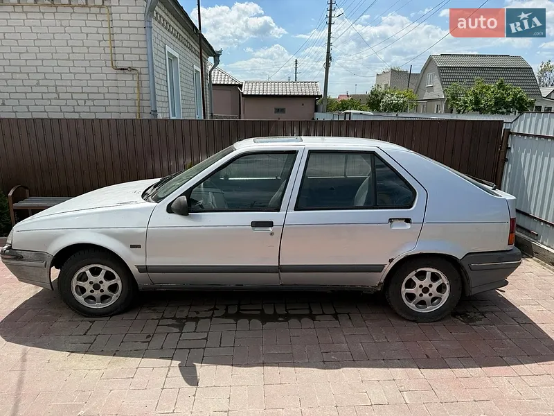 Renault 19