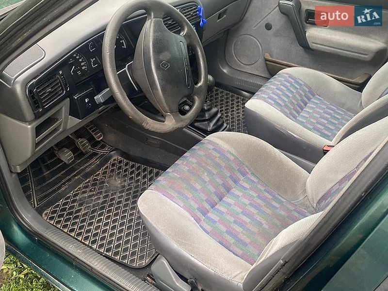 Седан Renault 19 1999 в Рівному