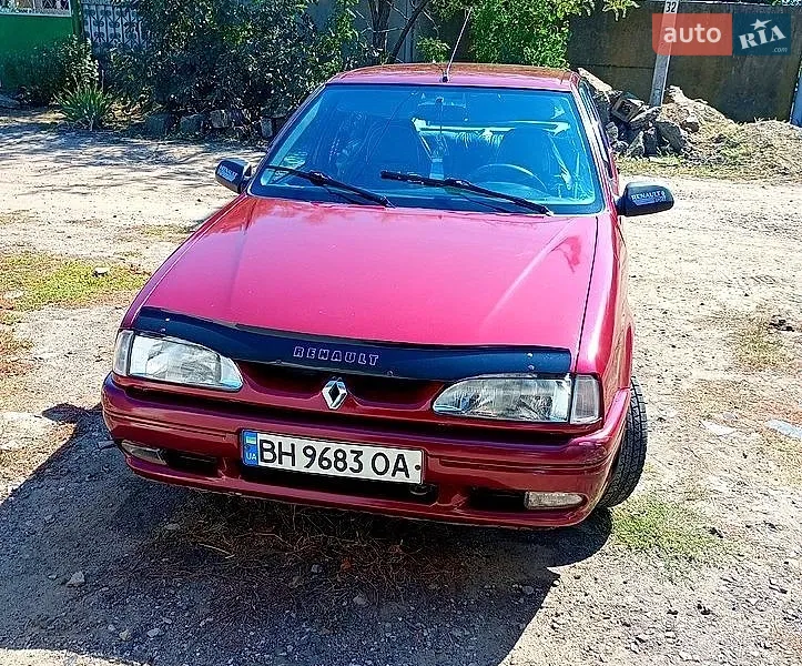 Renault 19
