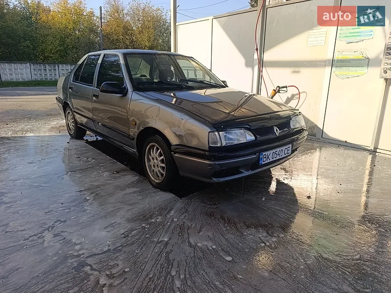 Renault 19 1999