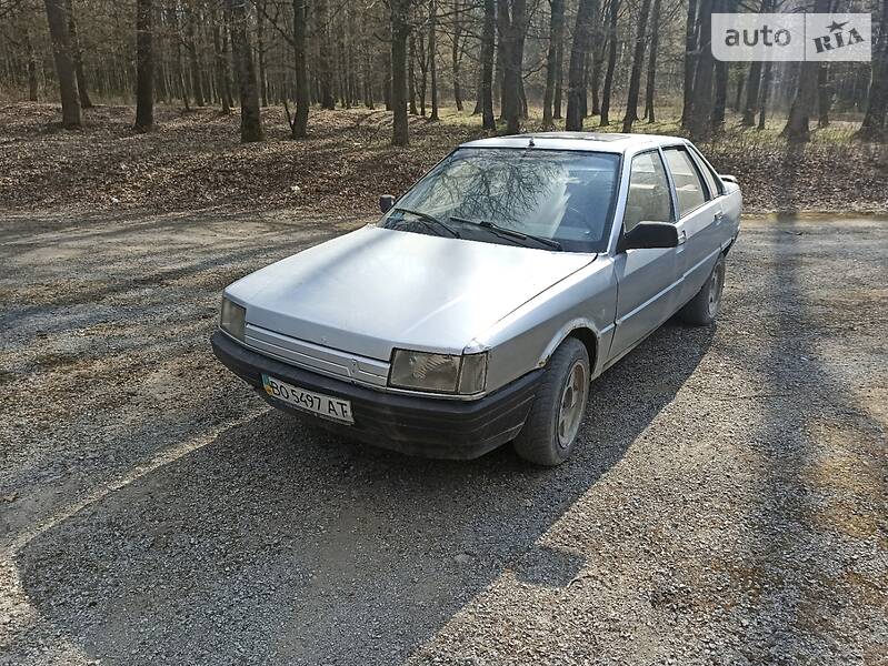 Седан Renault 21 1987 в Борщеві