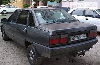 Седан Renault 21 1987 в Николаеве