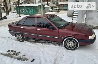 Седан Renault 21 1993 в Киеве