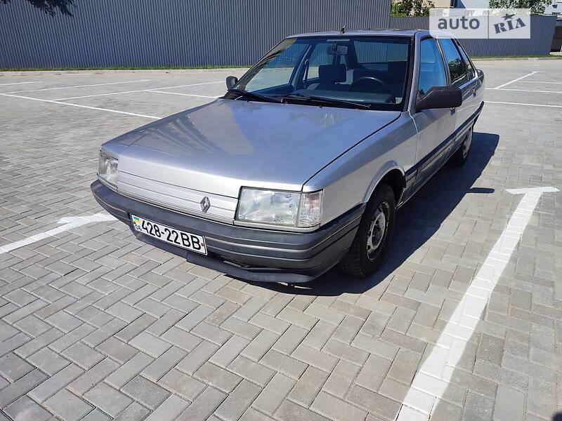 Седан Renault 21 1989 в Житомире
