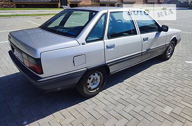 Седан Renault 21 1989 в Житомире