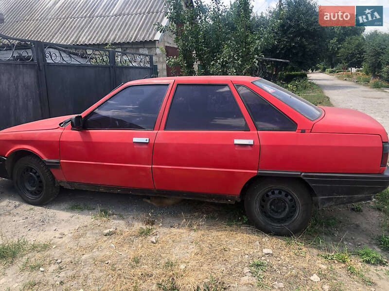 Седан Renault 21 1986 в Кам'янському