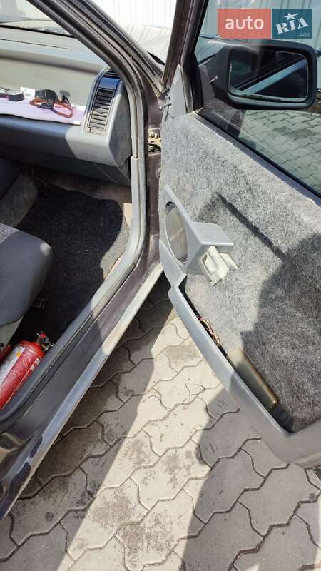Седан Renault 21 1988 в Луцке
