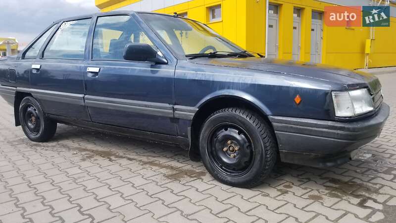 Седан Renault 21 1988 в Дубні