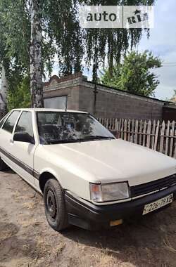 Седан Renault 21 1986 в Харькове