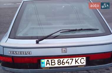 Хэтчбек Renault 21 1990 в Ладыжине