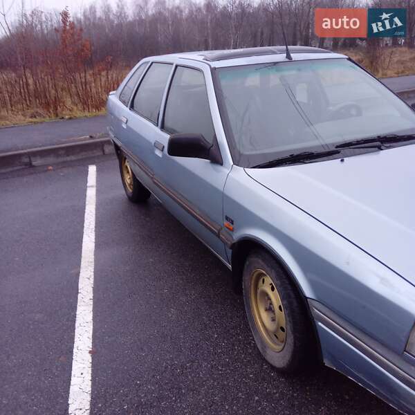 Хэтчбек Renault 21 1990 в Ладыжине