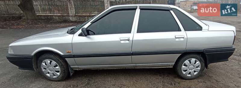 Renault 21 1990