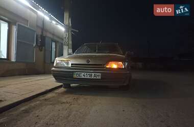 Хэтчбек Renault 21 1990 в Березнеговатом