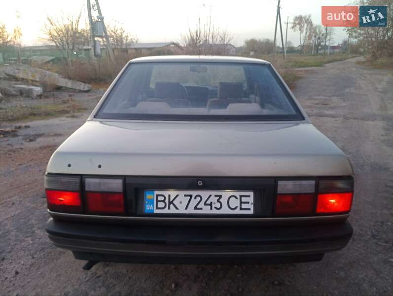 Седан Renault 21 1988 в Радивилове