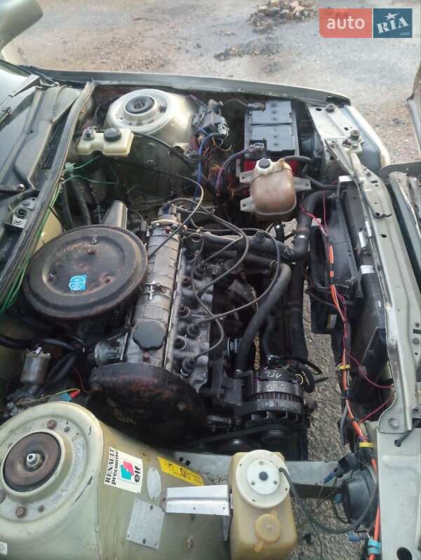 Седан Renault 21 1988 в Радивилове