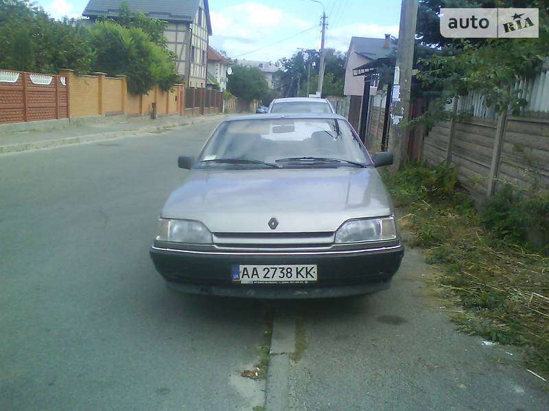 Хэтчбек Renault 25 1989 в Киеве