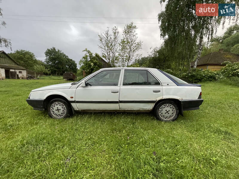 Хэтчбек Renault 25 1991 в Прилуках