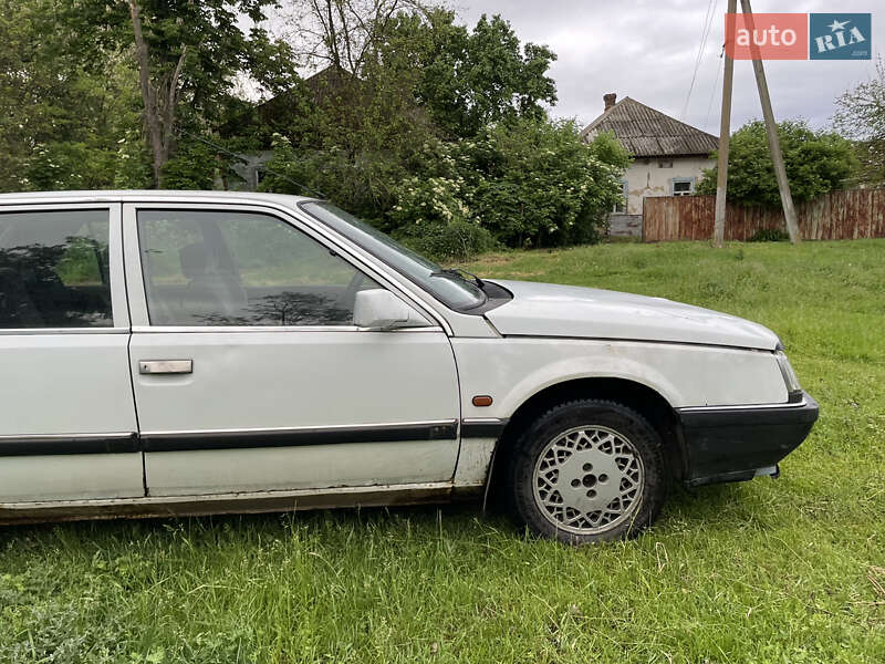 Хэтчбек Renault 25 1991 в Прилуках