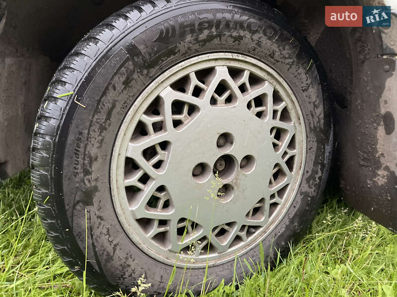 Хэтчбек Renault 25 1991 в Прилуках