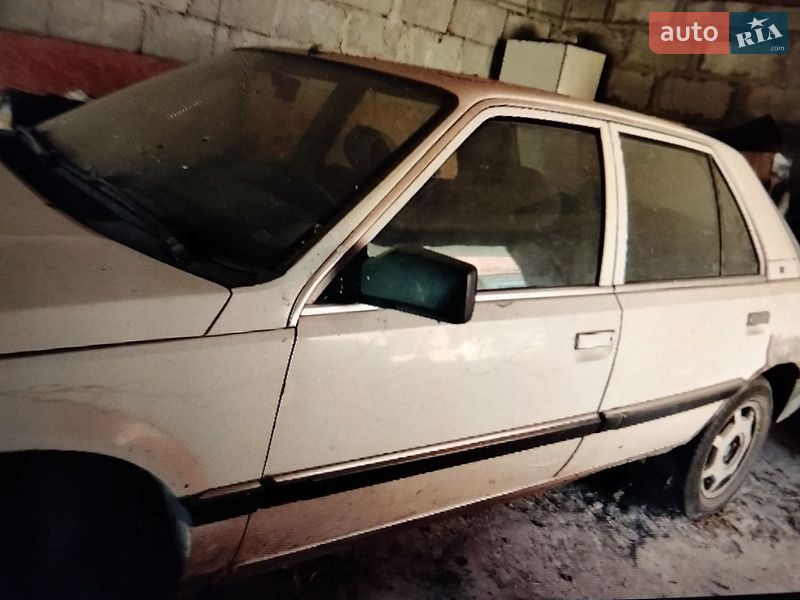 Хэтчбек Renault 25 1988 в Гоголеве