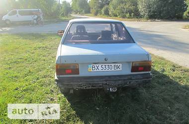 Седан Renault 9 1986 в Хмельницком